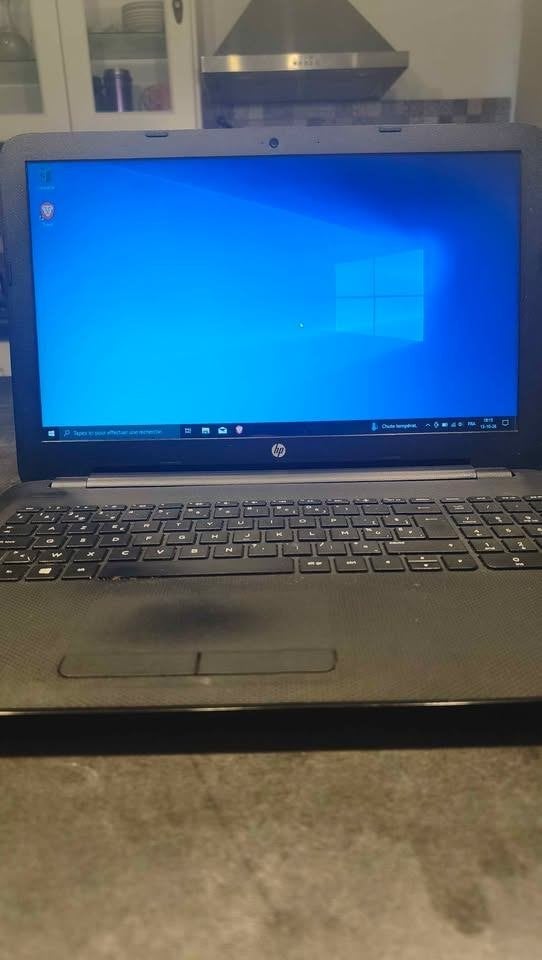 PC portable HP 15,6" – 8 Go RAM – SSD 240 Go – Windows 10, Hp, 256 GB, 8 GB, Moins de 2 Ghz