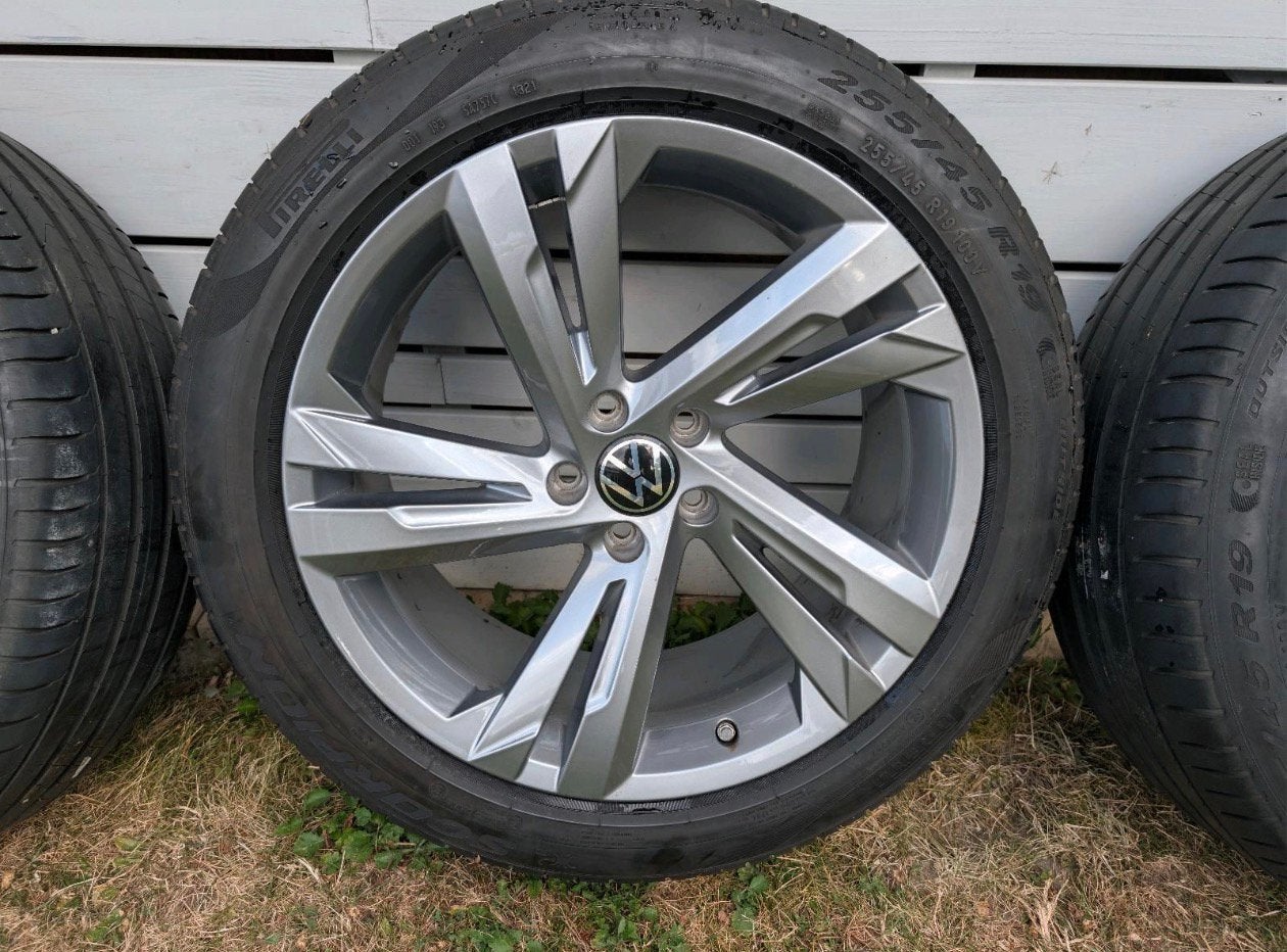 19inch tiguan velgen zomerset origineel vw banden 255/45R19, Auto-onderdelen, Banden en Velgen, Ophalen, 19 inch, Zomerbanden