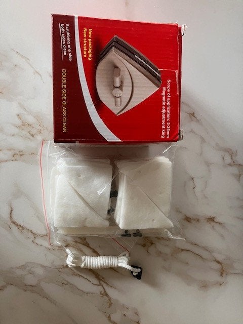 Magnetische dubbelzijdige raamreiniger 3-35 mm + extra pons, Ophalen, Raamwisser of Trekker