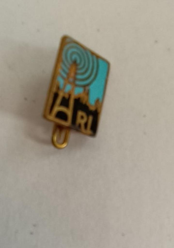 kleine PIN'S van 1 cm " ARL " radio ?, Ophalen of Verzenden