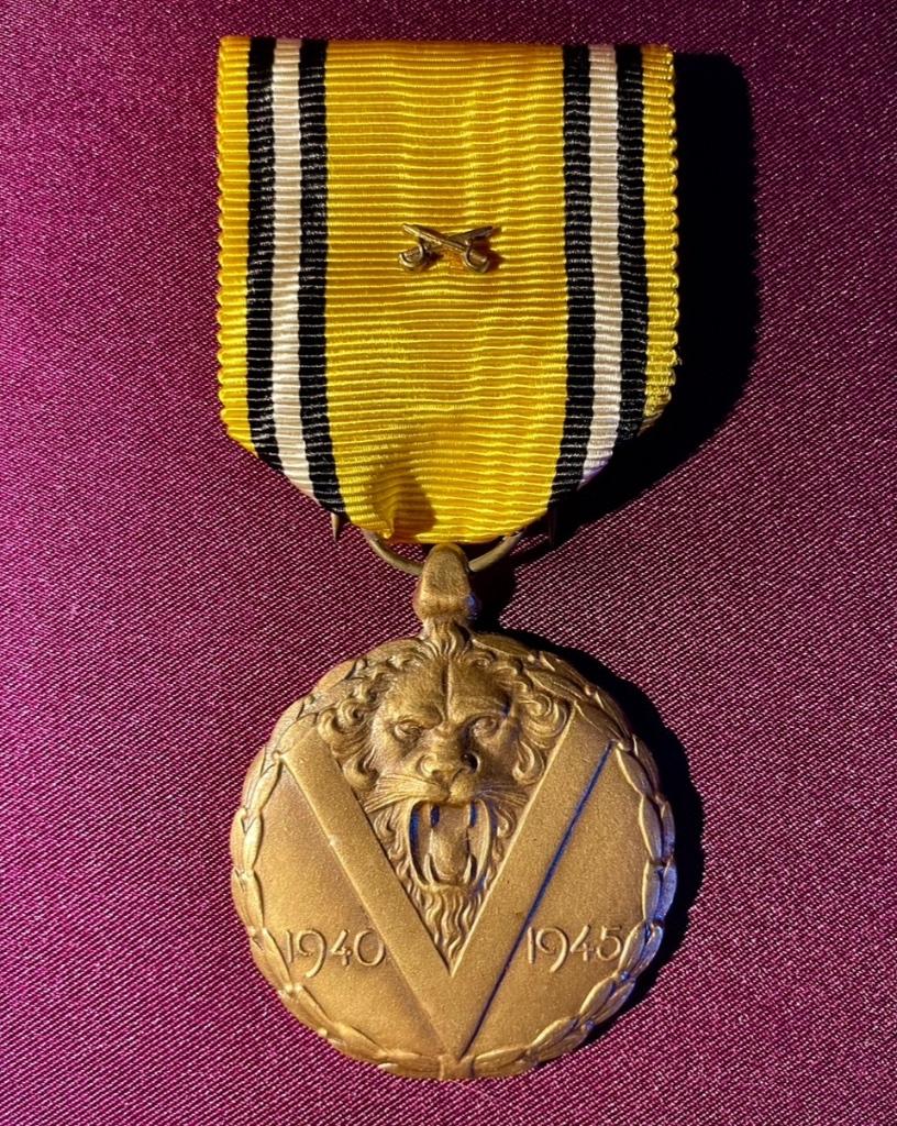 Médaille commémorative belge de la Seconde Guerre mondiale 1, Enlèvement ou Envoi, Autres, Ruban, Médaille ou Ailes
