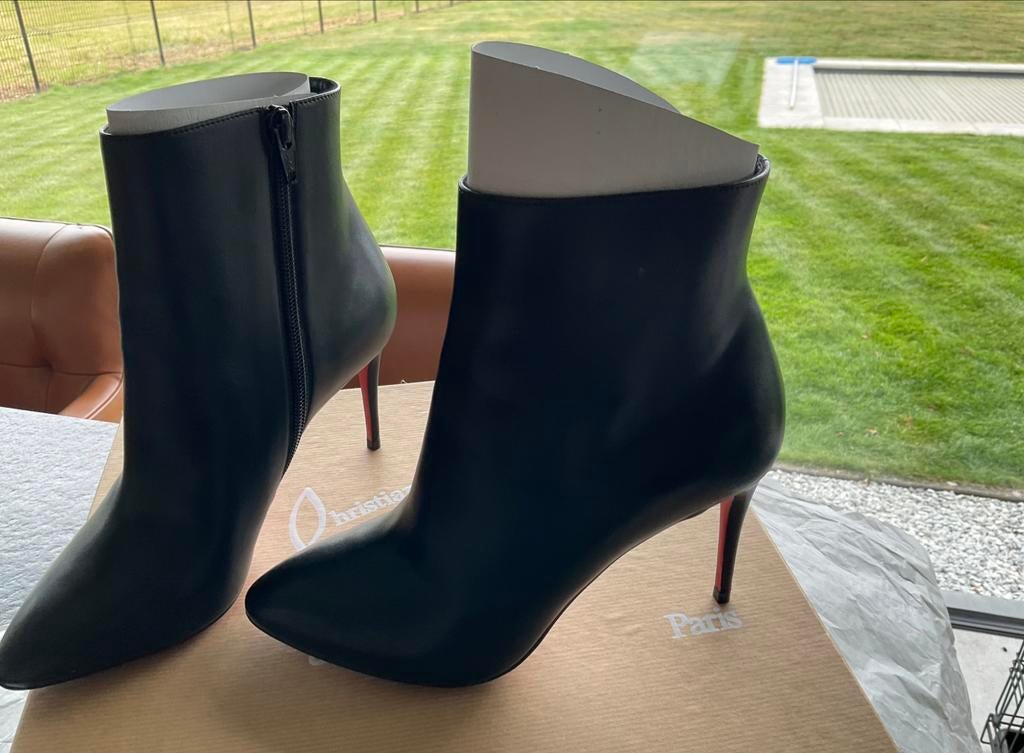 Louboutin Eloise booty (m 36), Kleding | Dames, Schoenen, Ophalen, Zo goed als nieuw