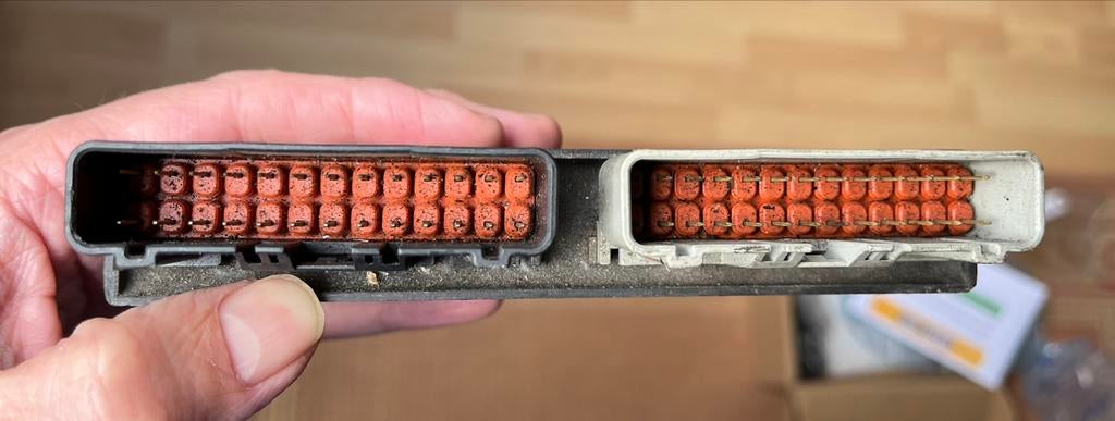 Honda CBR929RR ECU, Enlèvement
