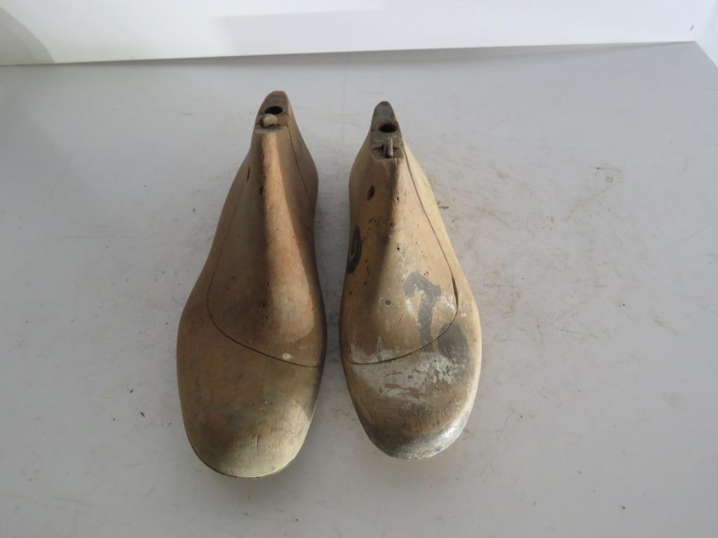 Paire de chaussure  ancienne dure taille 32, Enlèvement ou Envoi