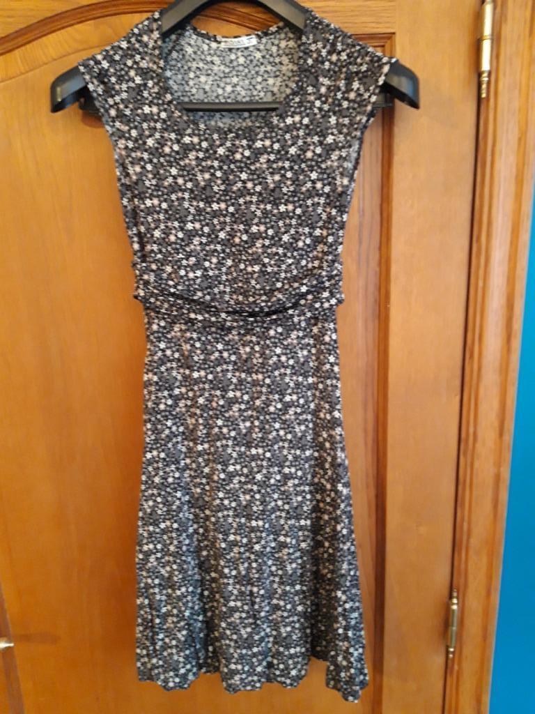 Robe pour femme motifs fleuris- Habana - taille 38, Vêtements | Femmes, Taille 38/40 (M), Enlèvement, Habana, Porté