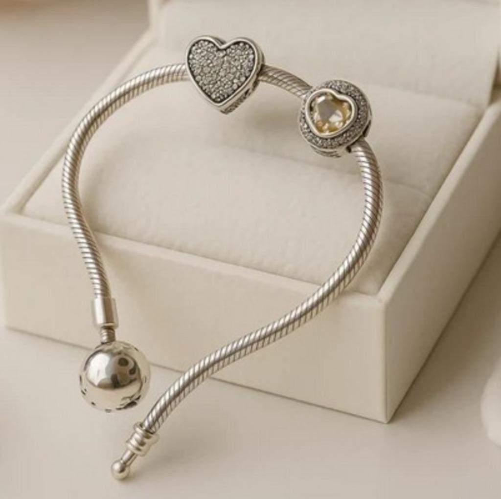Pandora armband, love & passion, Nieuw, Ophalen of Verzenden, Met bedels of kralen, Zilver
