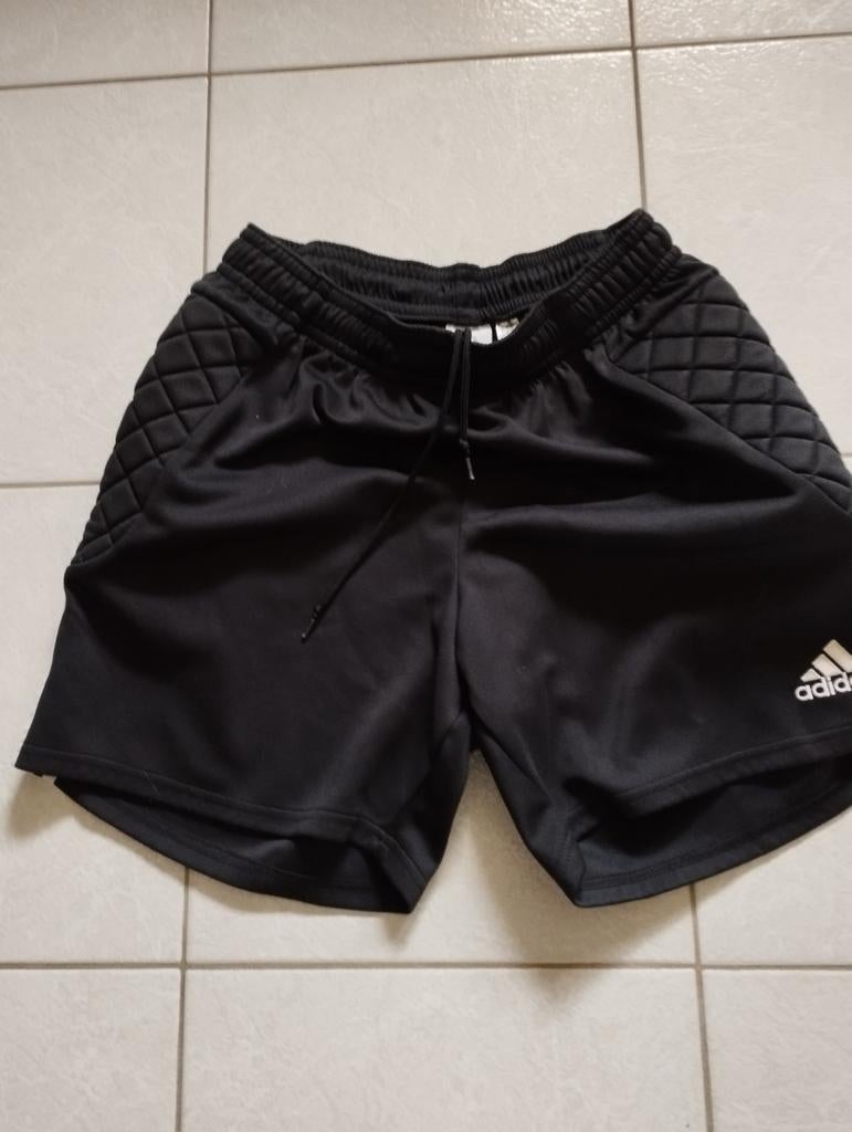 Nieuwe adidas keepers short. Medium., Ophalen of Verzenden, Nieuw