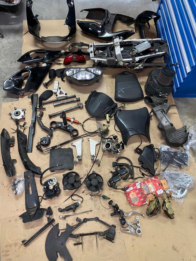 Aprilia falco 1000, rsv 1000, tuono 1000 reserveonderdelen, Motoren, Onderdelen | Overige, Ophalen of Verzenden
