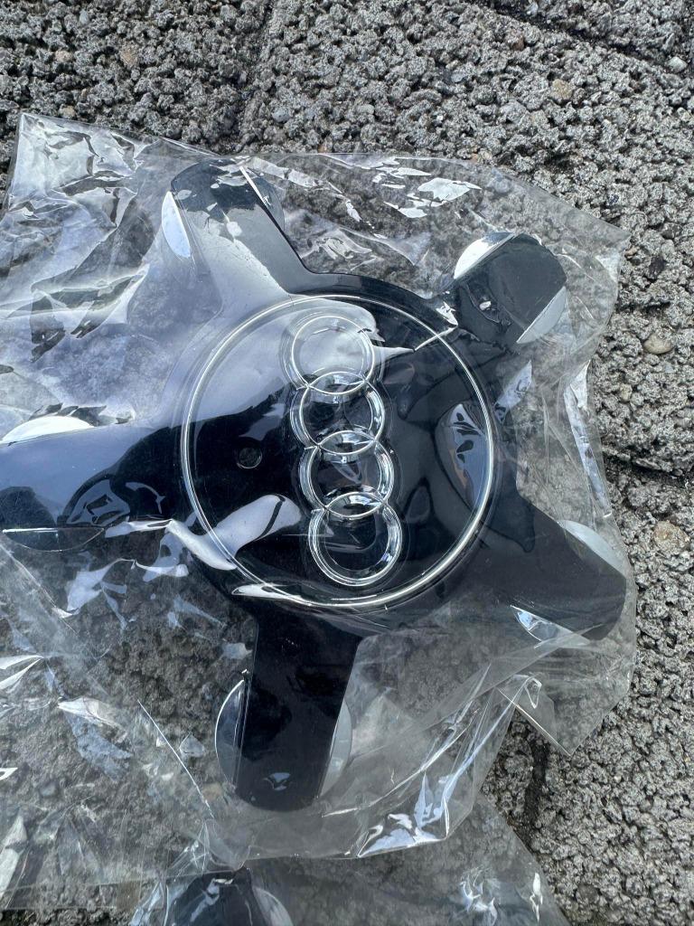 Audi naafdop 135 mm zwart logo middenvelg 60€ Nieuwe voor 4, Enlèvement, Neuf