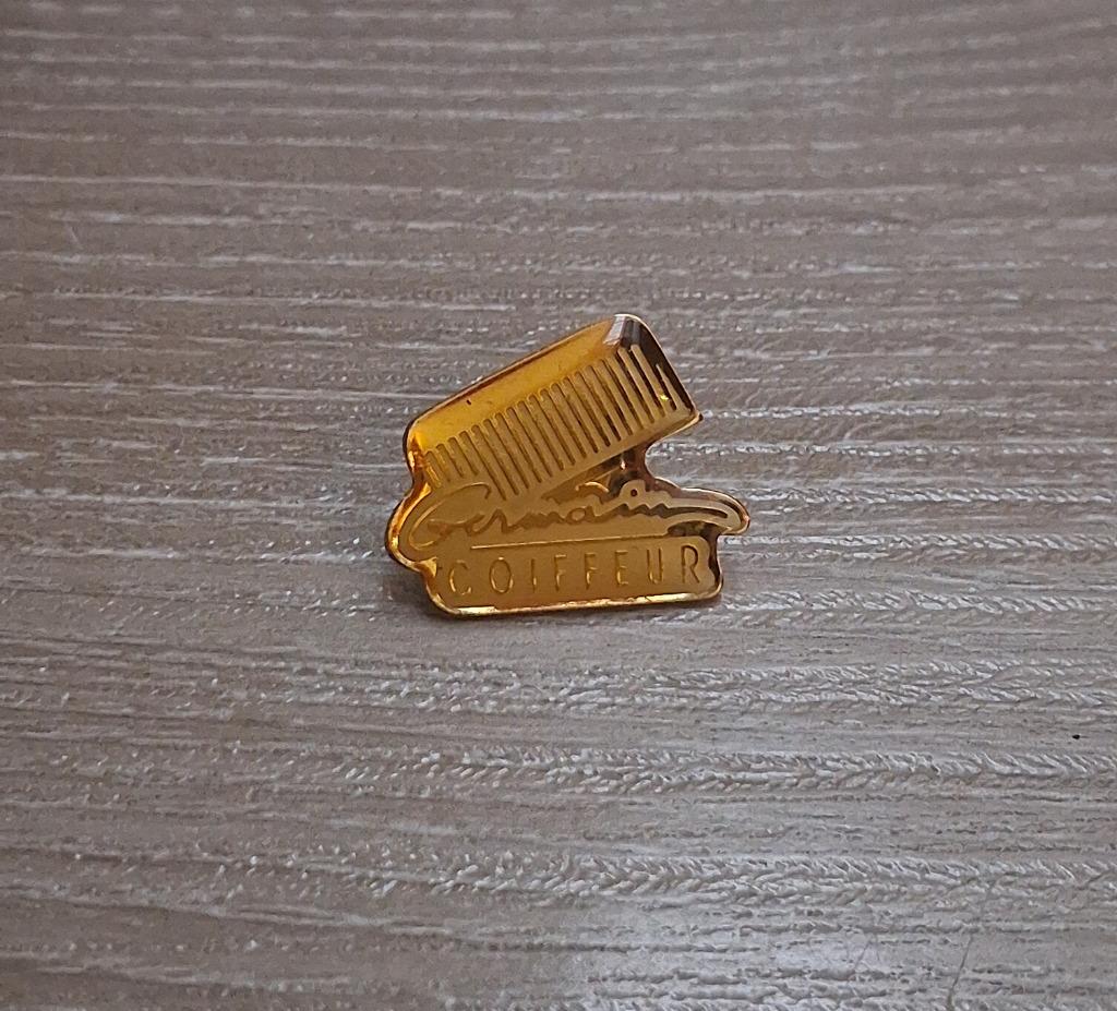 PIN - GERMAIN - COIFFEUR - KAPPER, Envoi, Utilisé, Autres sujets/thèmes, Insigne ou Pin's