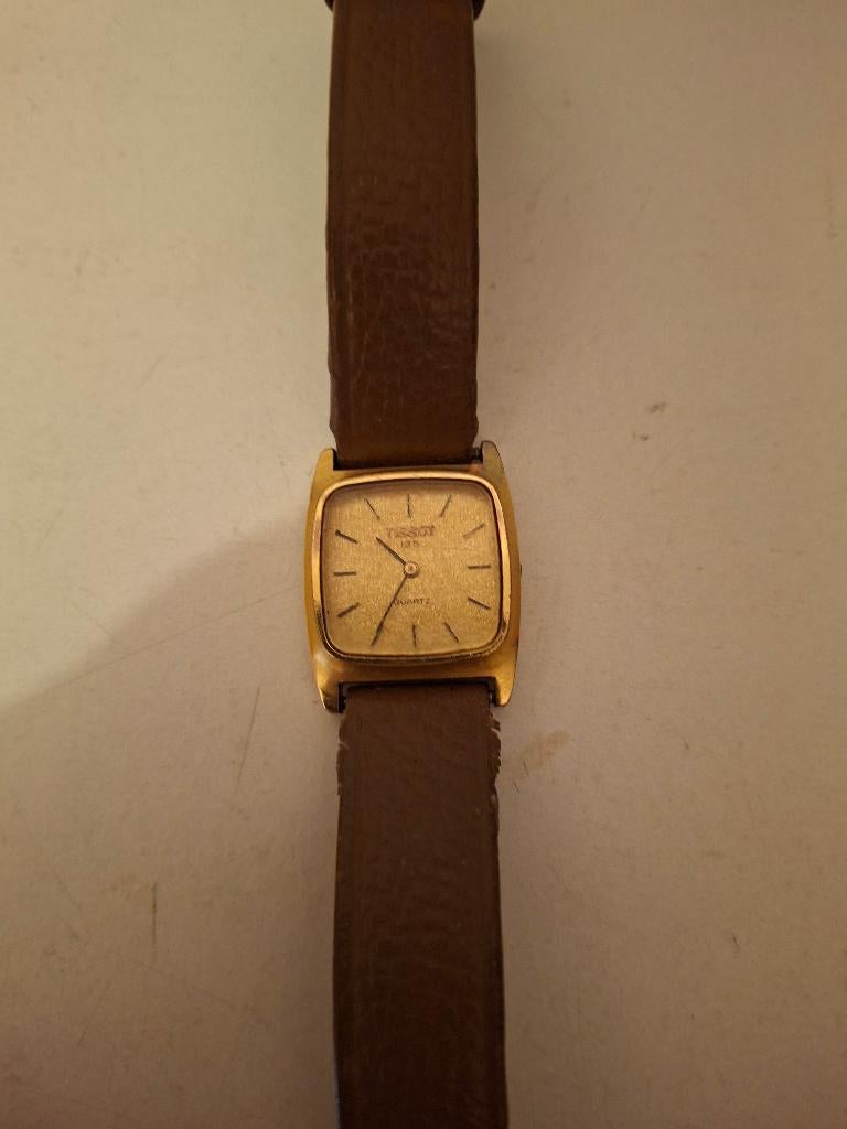 montre femme :  Tissot vintage " 125"  Année 1977/1978, Handtassen en Accessoires, Horloges | Dames, Ophalen, Polshorloge, Leer