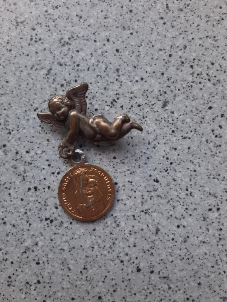 Broche ange religieuse vintage avec médaillon, années 1950, Enlèvement ou Envoi, Comme neuf, Bijoux