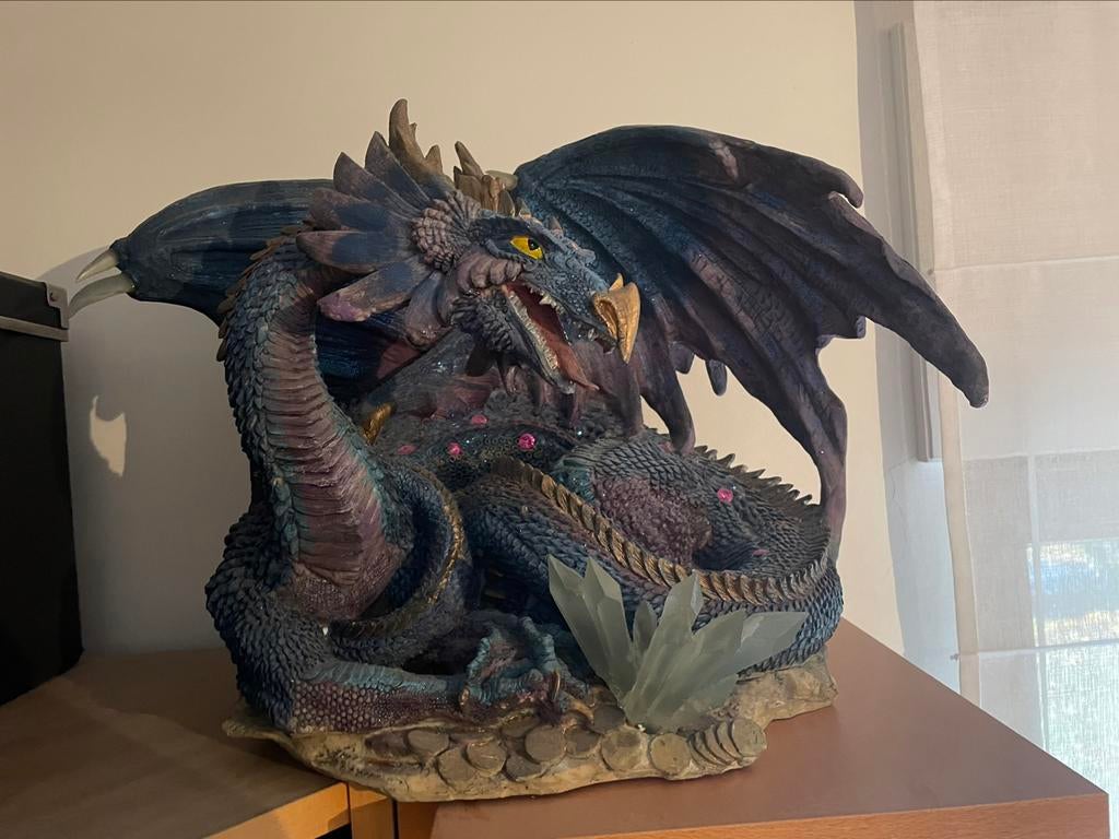 Grand Dragon de 40cm de large et 35 cm de hauteur, Vêtements | Femmes, Enlèvement, Comme neuf