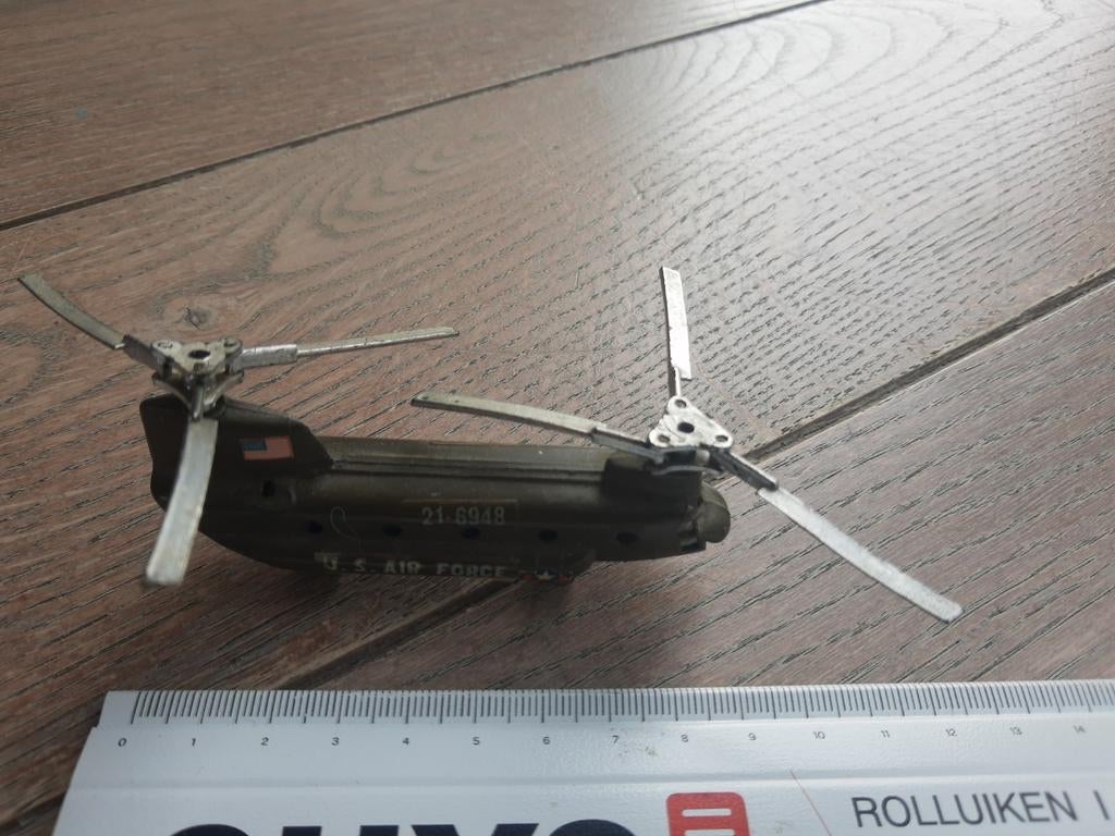 Maquette d'hélicoptère de l'US Airforce, Hobby & Loisirs créatifs, Modélisme | Avions & Hélicoptères, Enlèvement ou Envoi, Comme neuf