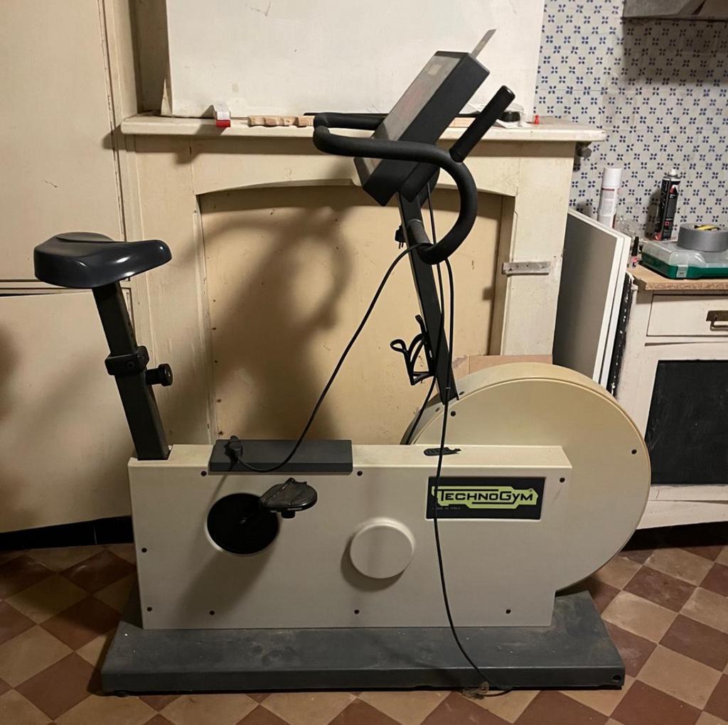 technogym hometrainer, Sport en Fitness, Ophalen, Gebruikt, Benen, Hometrainer