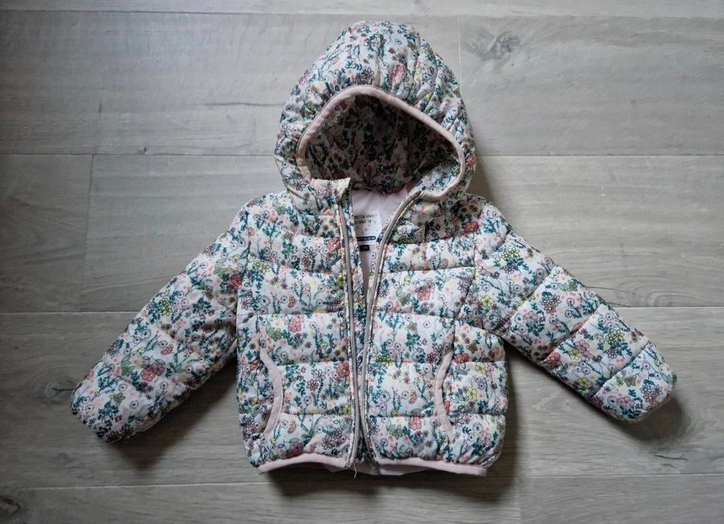 C&A winterjas 86, Kinderen en Baby's, Babykleding | Maat 86, C&A, Meisje, Ophalen of Verzenden, Zo goed als nieuw