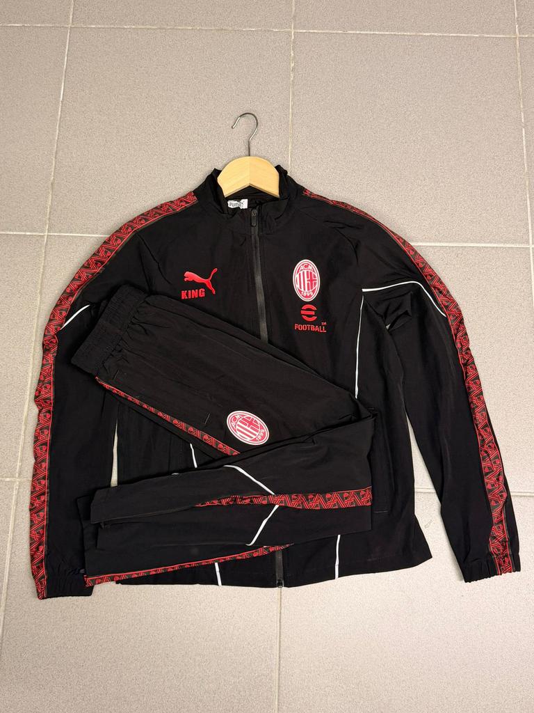 AC Milan retro windbreaker trainingspak, Maat S, Ophalen of Verzenden, Nieuw, Trainingspak