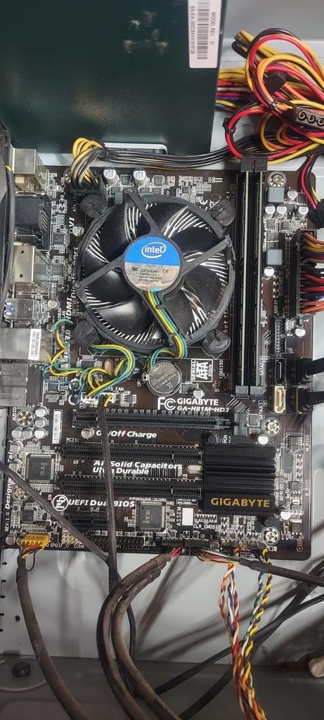 Gigabyte socket 1150 moederborden i5 cpu, Computers en Software, Moederborden, Zo goed als nieuw, DDR3, Ophalen
