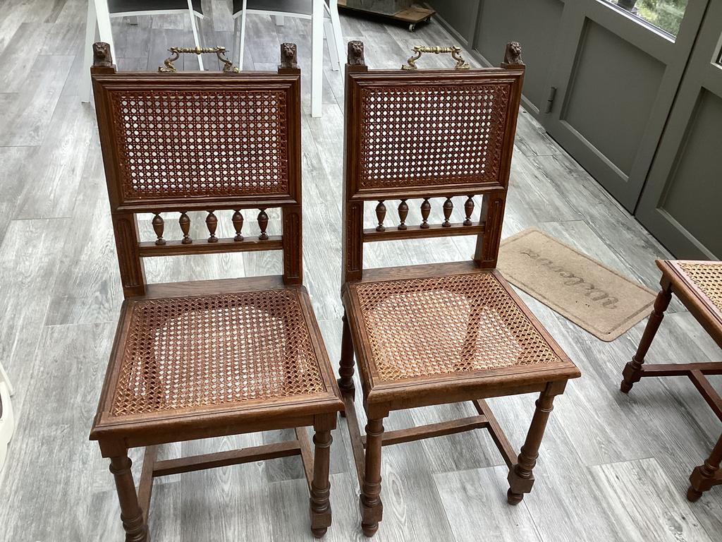 Rustieke stoelen, Ophalen