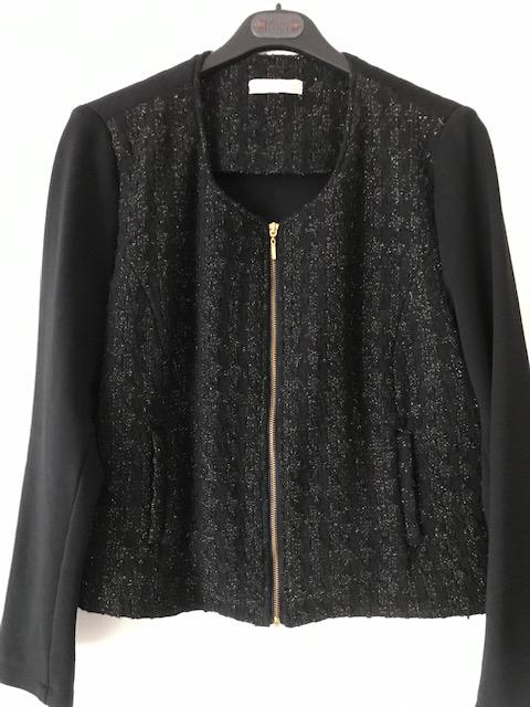 Zwart/goud kort jersey vestje, maat 44, Ophalen of Verzenden, Zo goed als nieuw, Maat 42/44 (L), Zwart