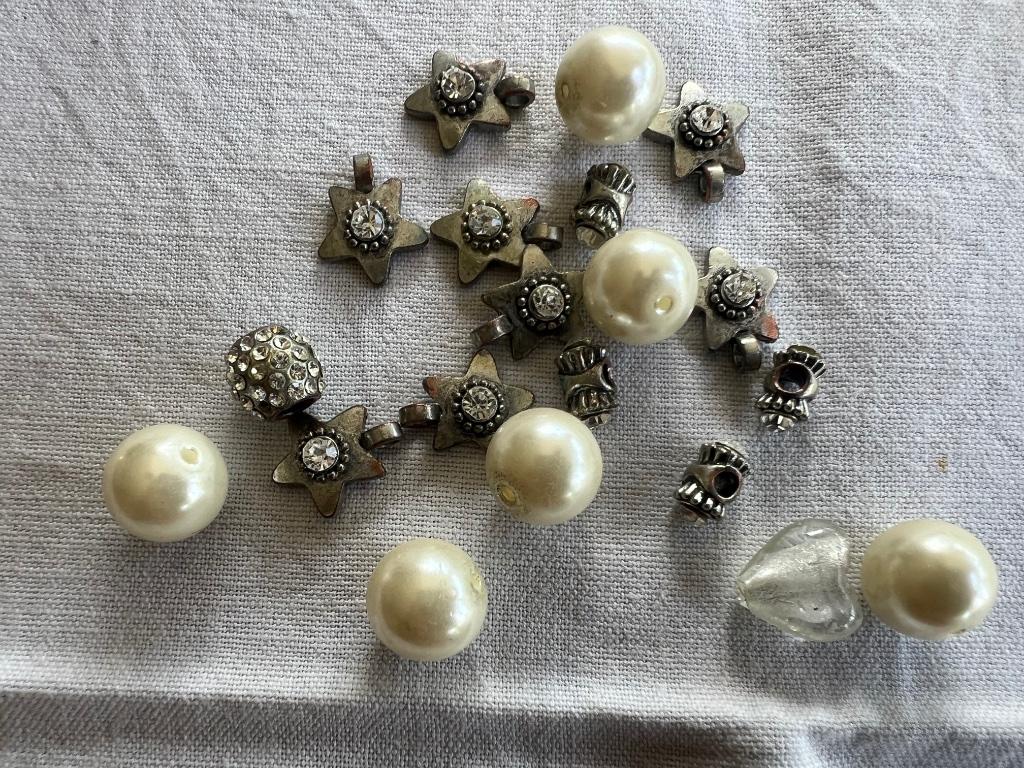 Parels, Handtassen en Accessoires, Armbanden, Ophalen, Gebruikt, Wit, Kunststof of Plastic