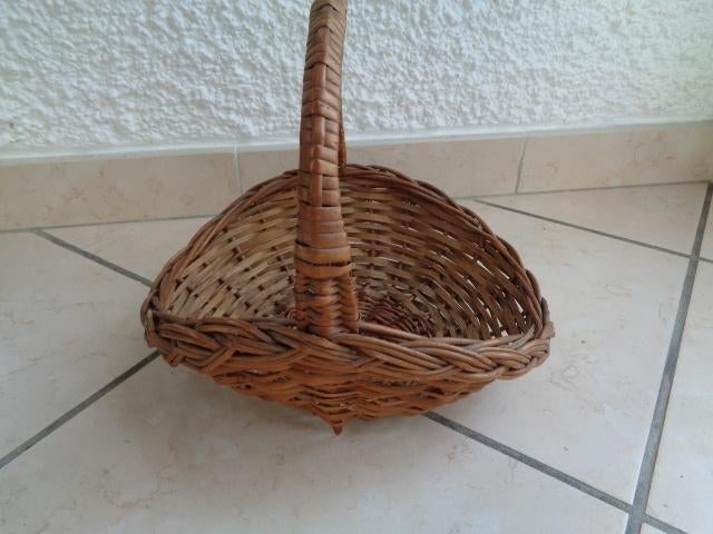 Panier genre corbeille en osier, 25,5 X 22,5 cm, Enlèvement ou Envoi, Utilisé, Osier, Panier