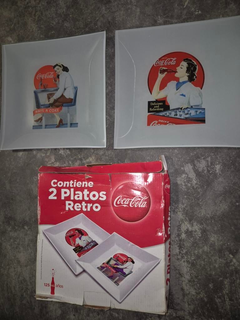 Coca-Cola 2 glazen bordjes, Envoi