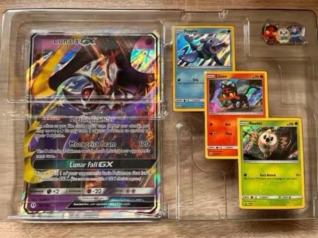 Pokemon Lunala GX Maxi en 3 set kaarten en pin!, Enlèvement ou Envoi, Comme neuf, Plusieurs cartes