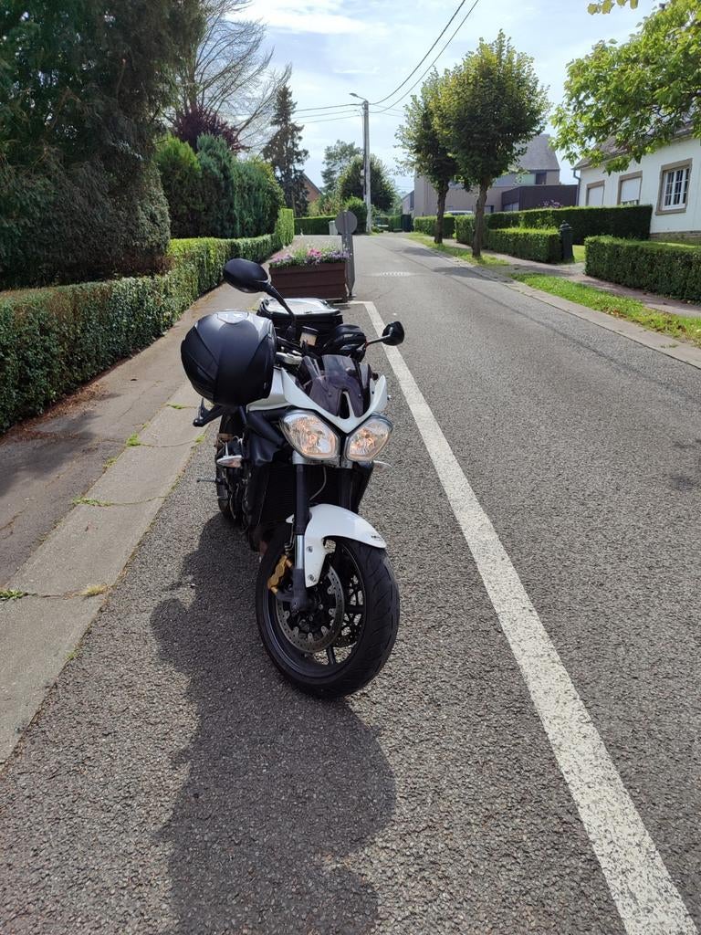 Triumph Street Triple 675r, Particulier