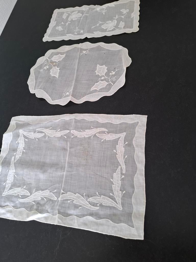 3 napperons anciens en organdi, Ophalen of Verzenden, Gebruikt, Ovaal
