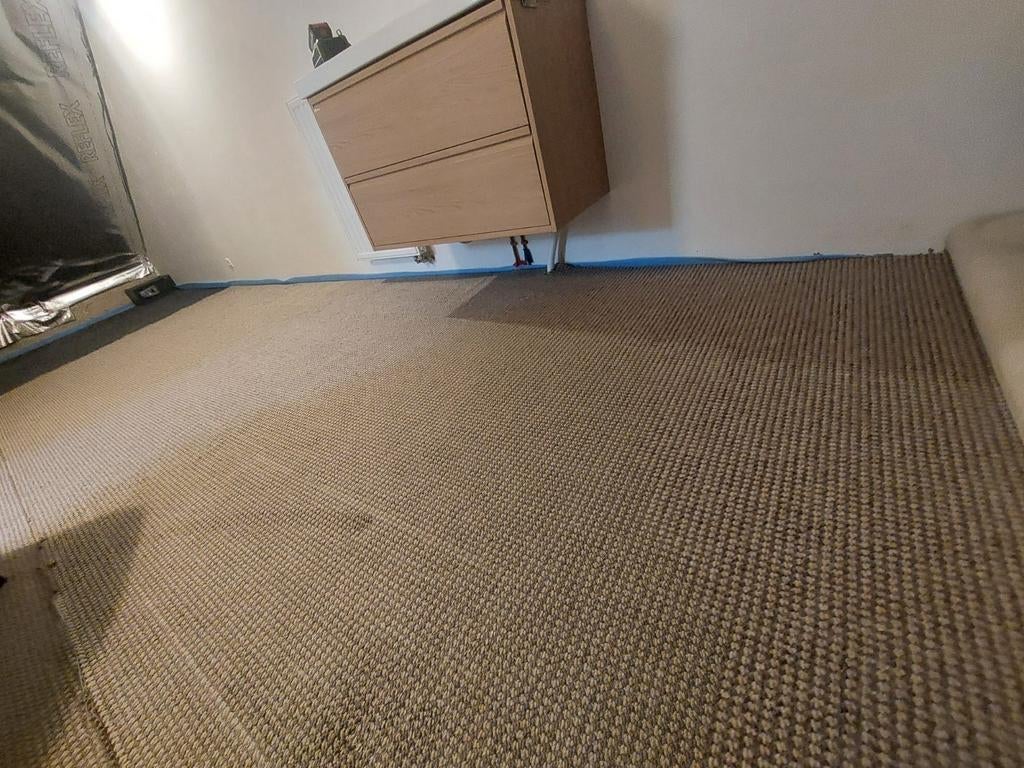 Tapijt 2 rollen van  2 meter bij 5 meter., Ophalen, Zo goed als nieuw