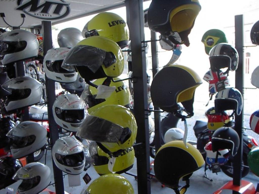 Levior helm : € 10 Voor man-cave / collectie, Ophalen, Nieuw, Small, Levior