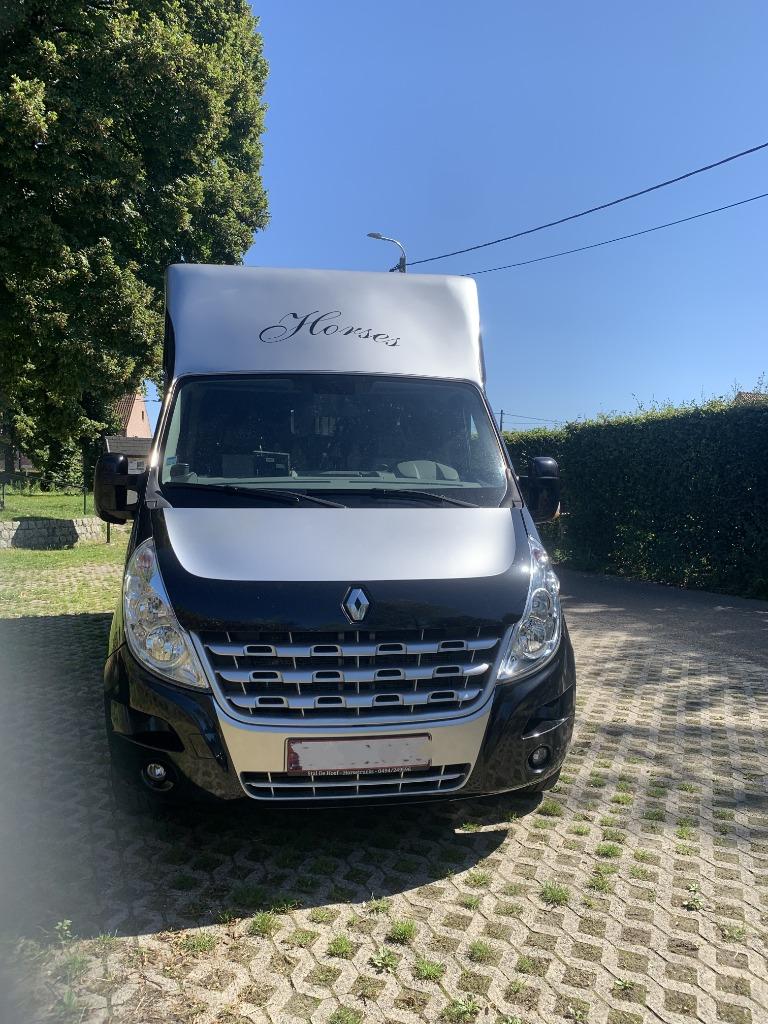 TE HUUR renault Master paardencamionette regio Antwerpen, Ophalen, Zo goed als nieuw, Overige materialen, 2-paards trailer