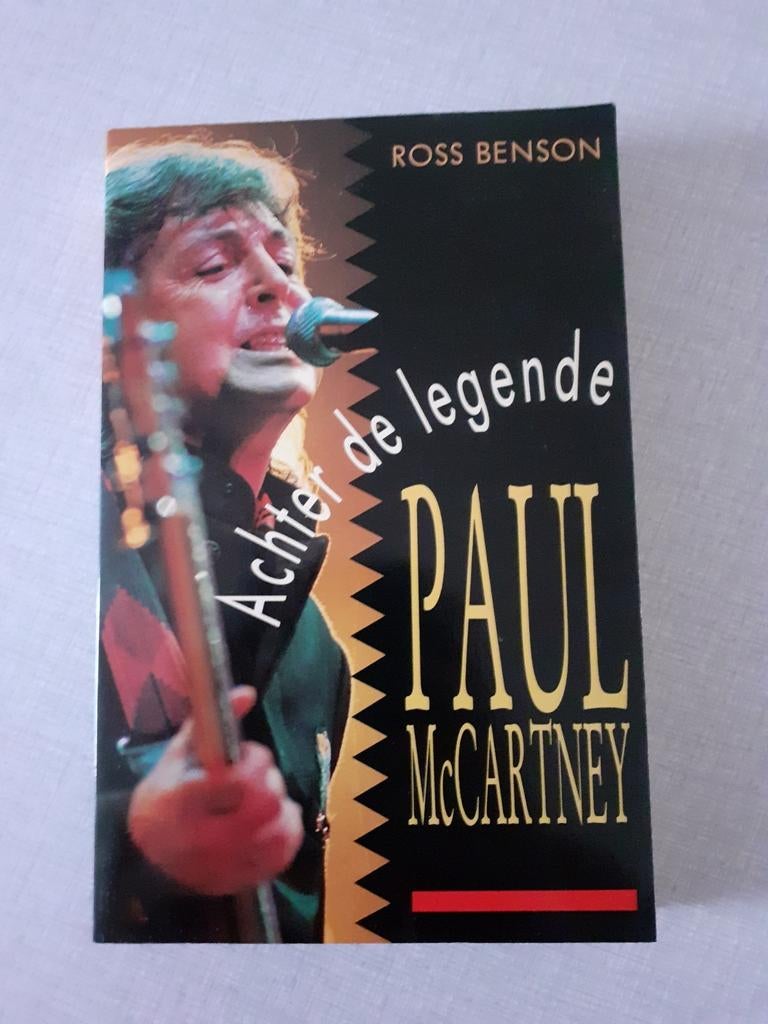 Derrière la légende Paul McCartney. État neuf., Enlèvement ou Envoi, Comme neuf, Ross Benson, Cinéma, TV et Média