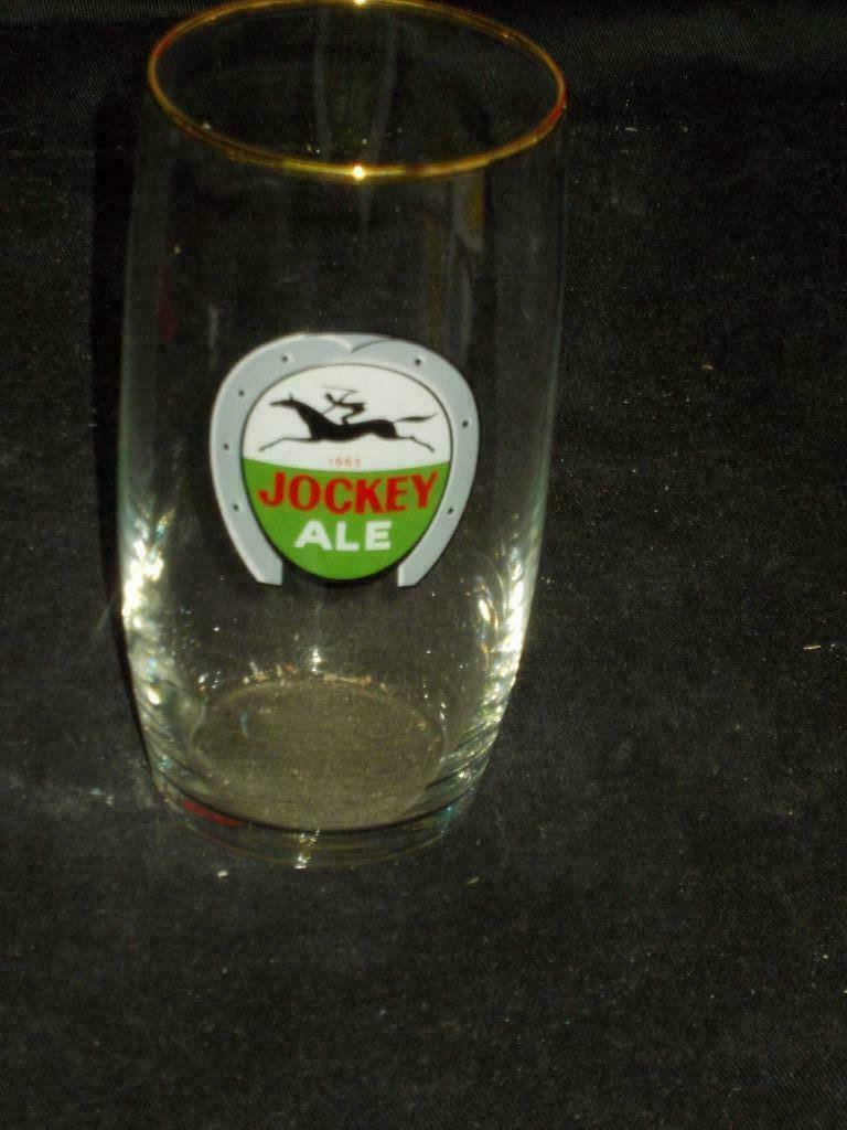 Bierglas.Jockey Ale.Geve. D 125, Collections, Marques de bière, Enlèvement ou Envoi, Utilisé, Verre ou Verres, Autres marques