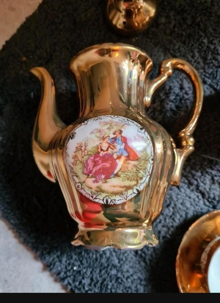 Superbe service de vaisselle, doré, Enlèvement ou Envoi