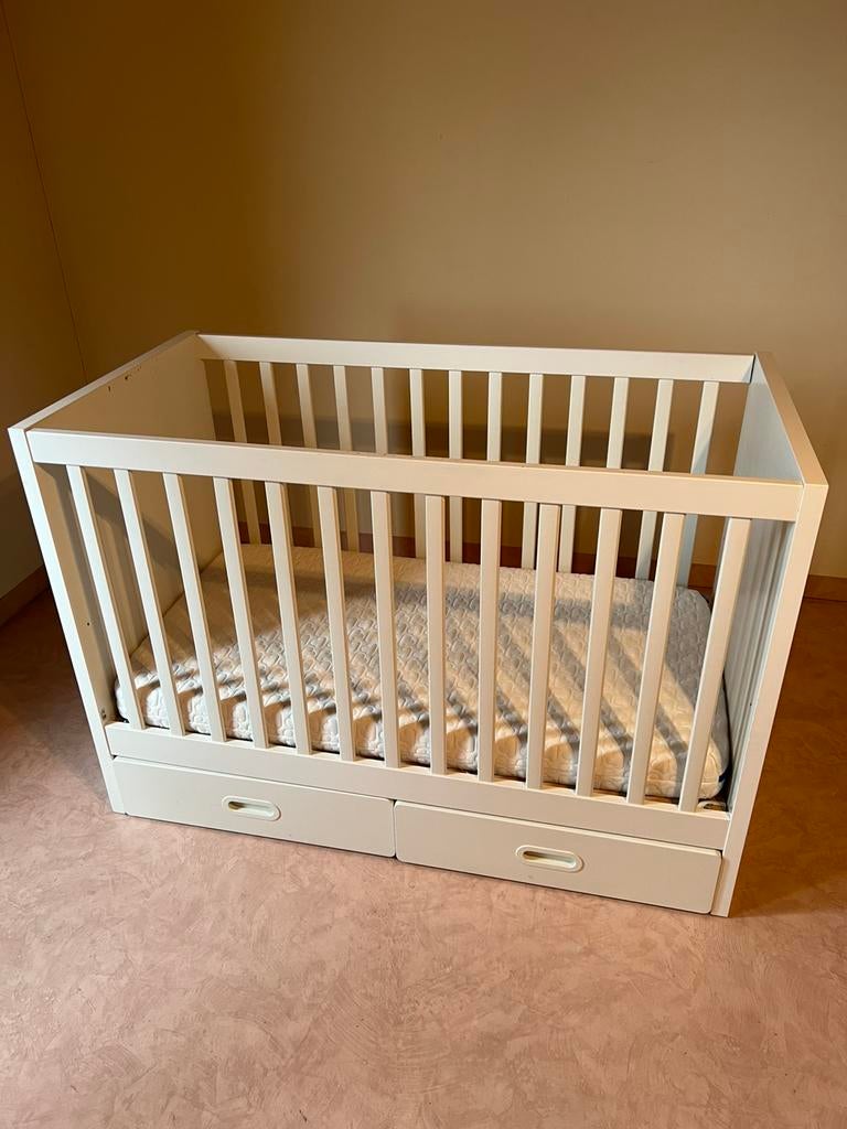 Stuva babybed/peuterbed + twee lades, Ophalen, Gebruikt, Ledikant