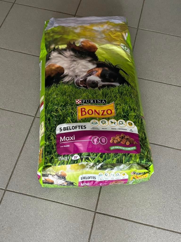 Hondenbrokken voor maxi hond, Ophalen, Hond