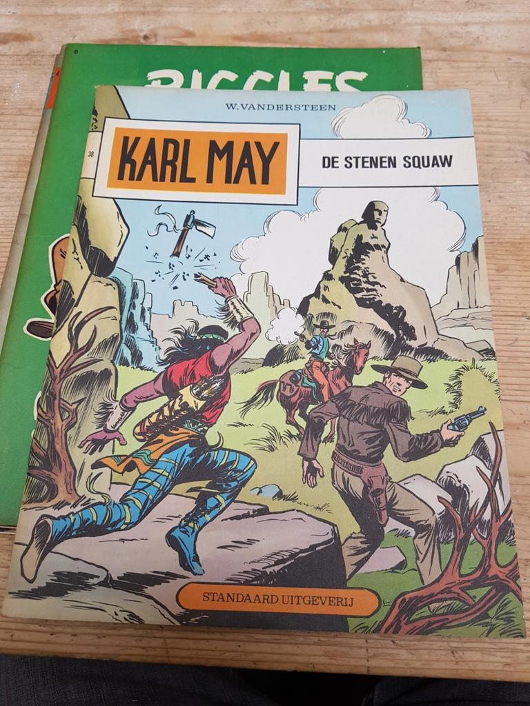 Karl May 38 De stenen squaw MET 2 STICKERS, Enlèvement ou Envoi, Comme neuf
