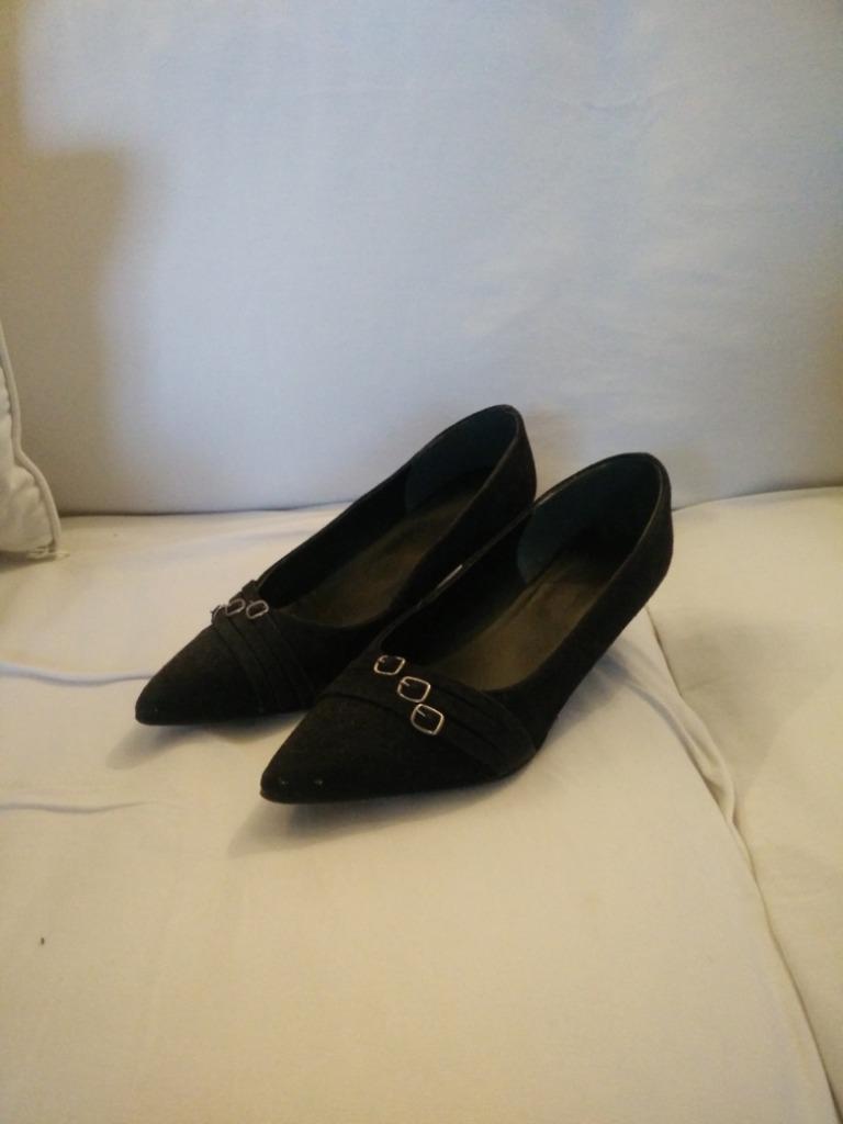 New wave schoenen met hakje, Ophalen