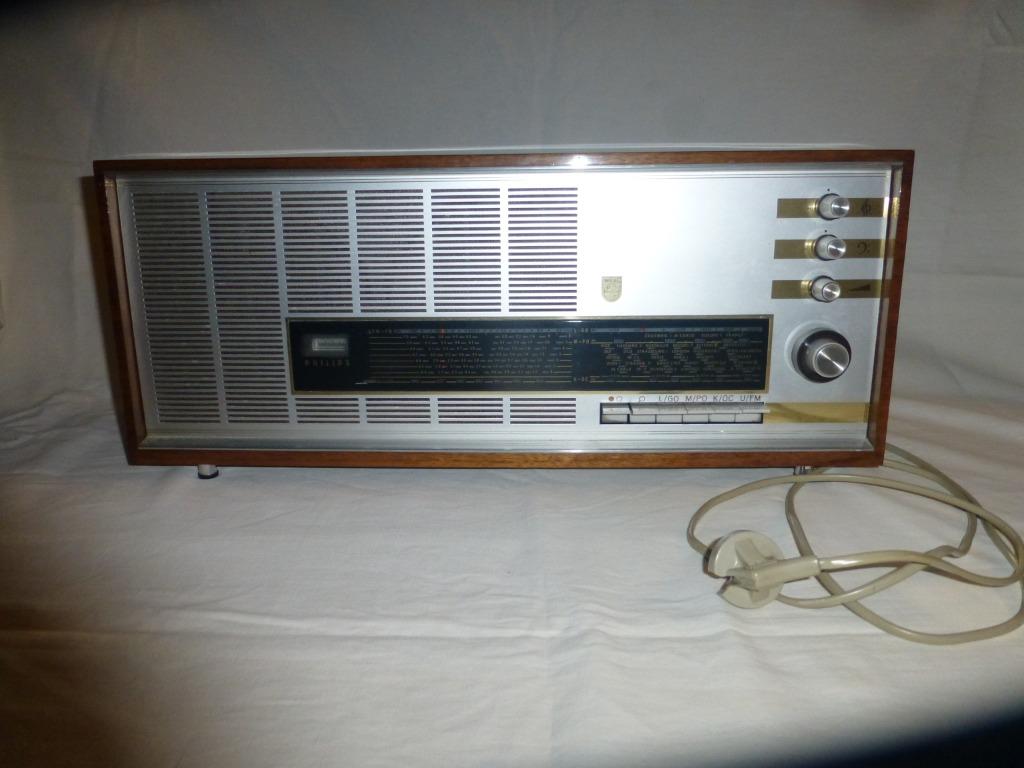 Oude radio Philips, Enlèvement