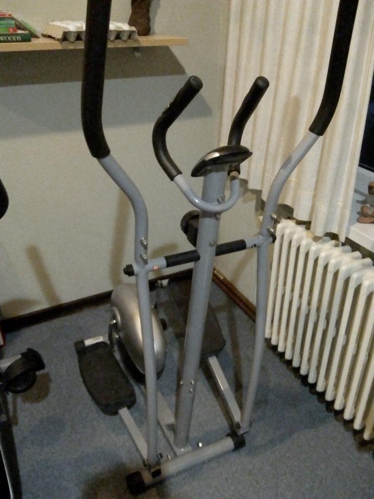 verlaagde prijs crosstrainer / fitnesstoestel, Sport en Fitness, Fitnessapparatuur, Zo goed als nieuw, Crosstrainer, Armen, Benen