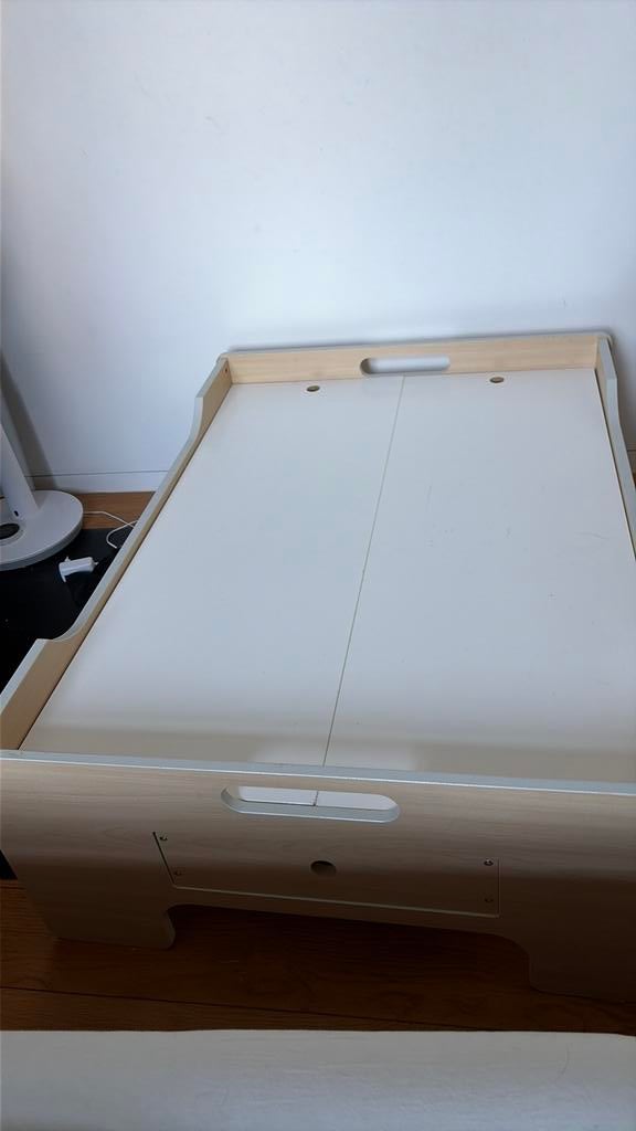 Table maquette, Enlèvement, Utilisé
