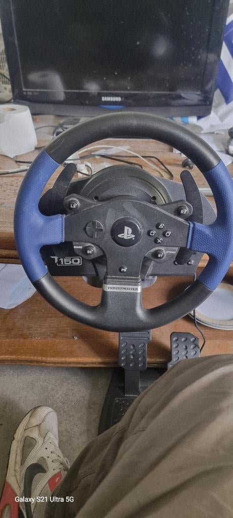 Volant ps3 ps4 a vendre avec son pédaliers, Enlèvement