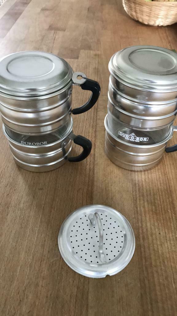 Vintage 2 koffiefiltertassen DUROBOR aluminium,, Huis en Inrichting, Ophalen of Verzenden, Zo goed als nieuw