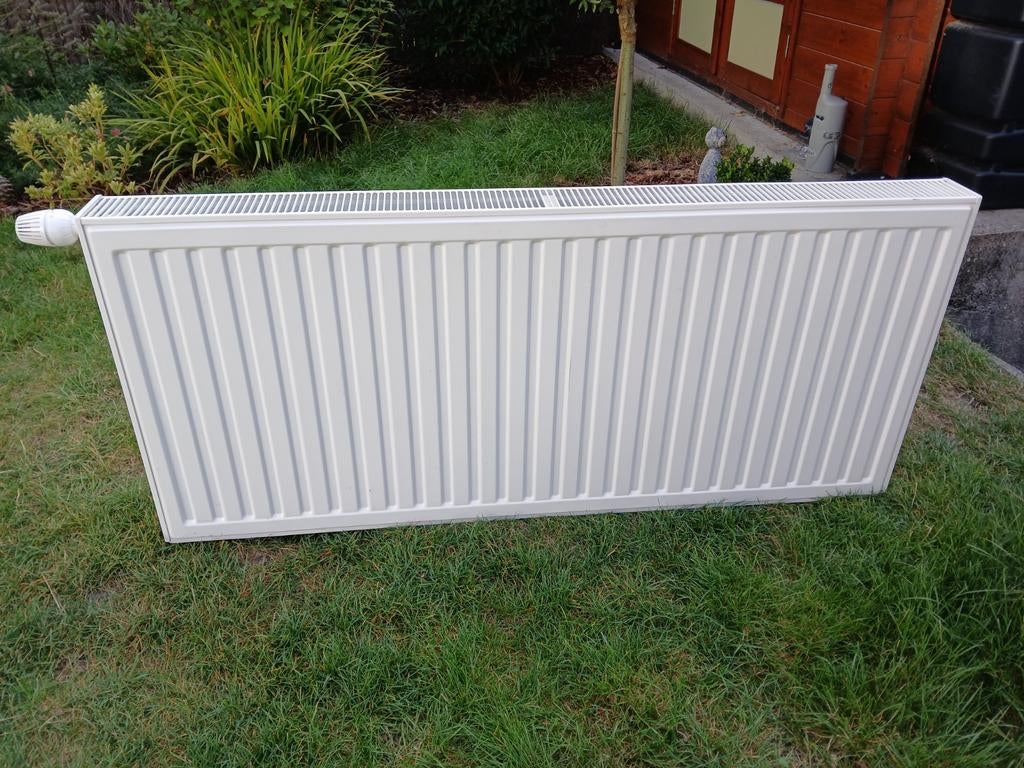 Radiateur RADSON INTEGRA 135x60 type 22 (vanne gauche), Bricolage & Construction, Chauffage & Radiateurs, Enlèvement, Radiateur
