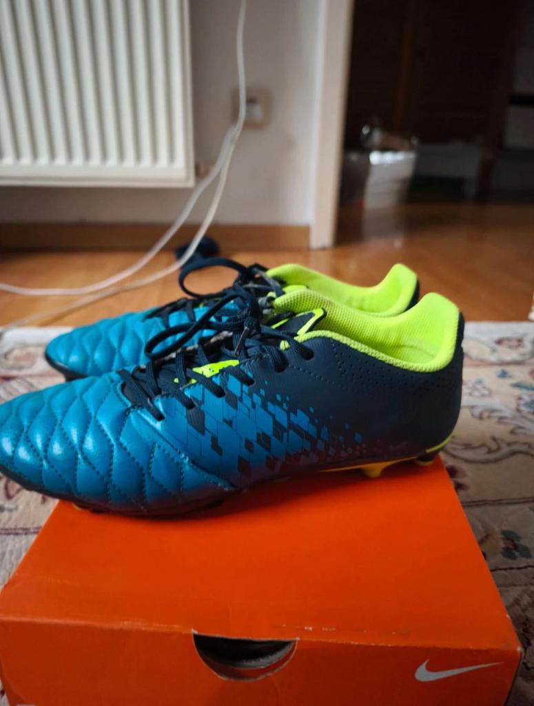 Crampon football kipsta bleu taille 40, Enlèvement, Comme neuf