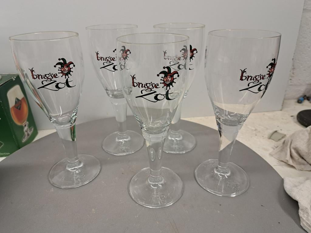 5 verres à bière New Bruges imbécile, Enlèvement ou Envoi, Neuf, Verre ou Verres, Autres marques
