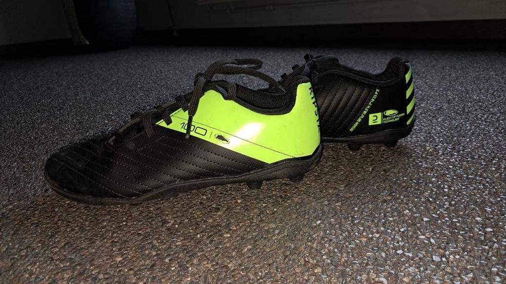 Chaussure de football en salle, Sports & Fitness, Enlèvement