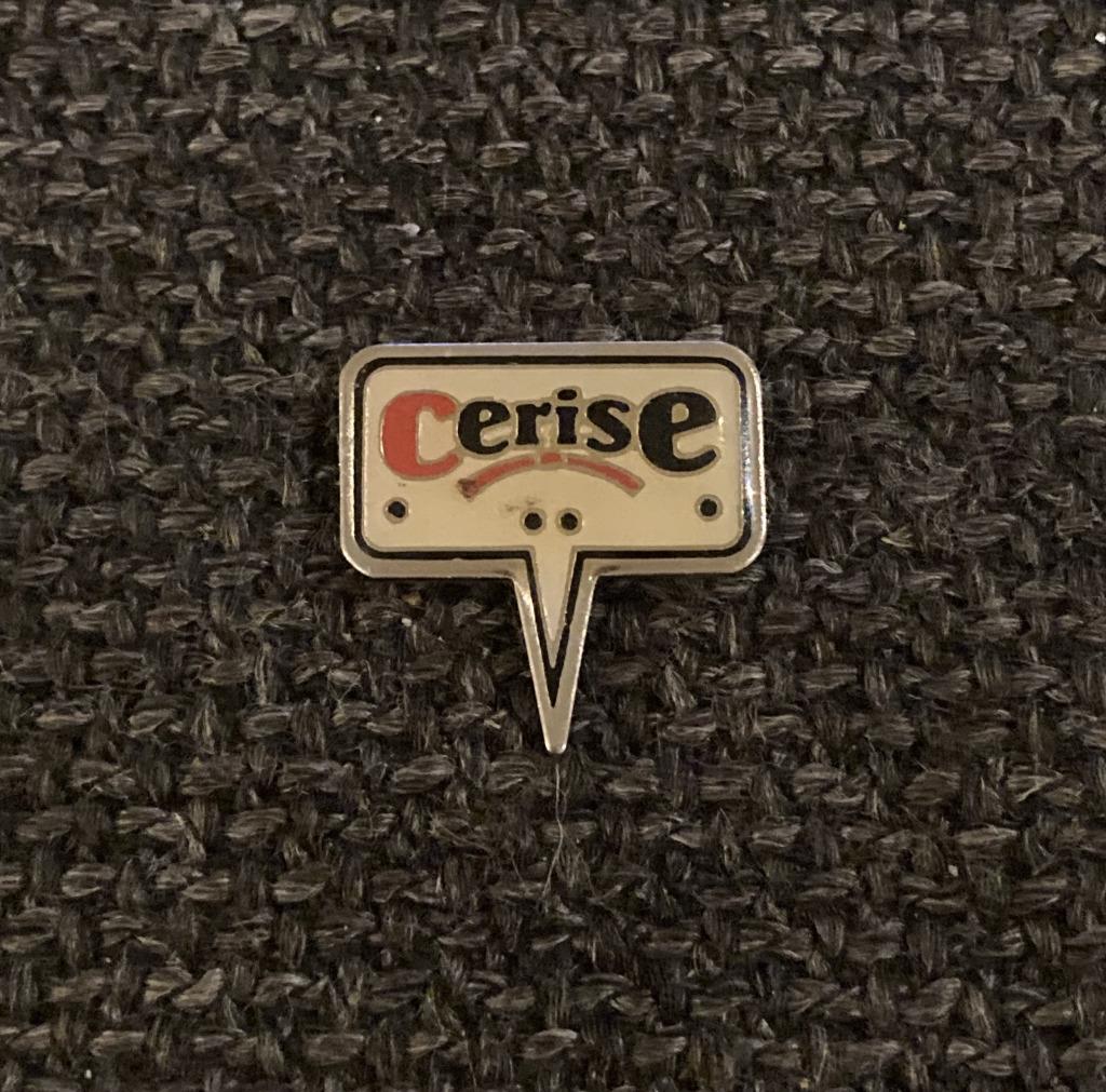 PIN - CERISE, Envoi, Utilisé, Autres sujets/thèmes, Insigne ou Pin's